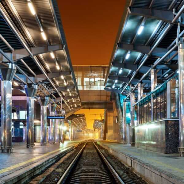 Промышленные светодиодные светильники на железнодорожных объектах
